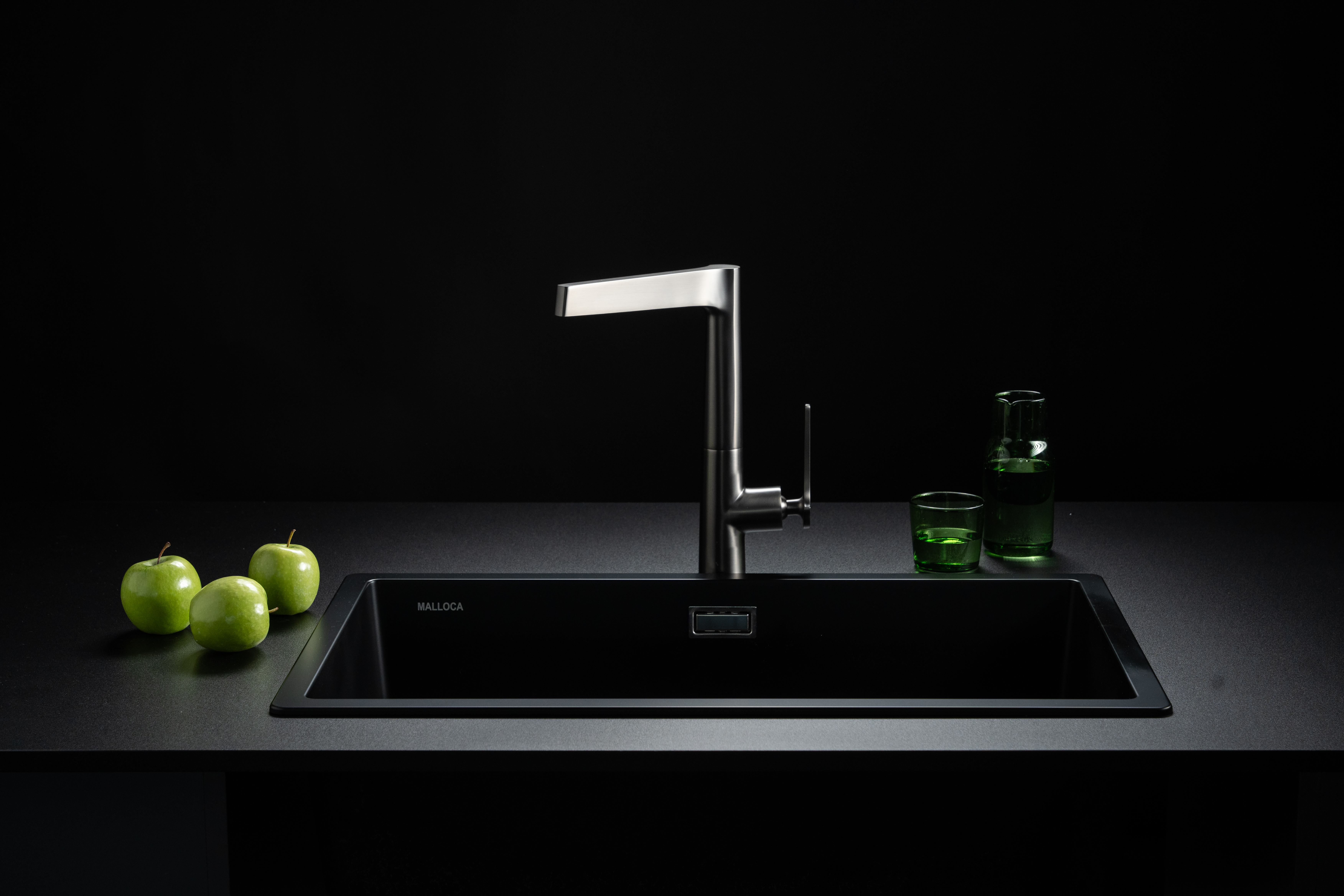 Bộ sưu tập Vòi rửa chén Black is Back